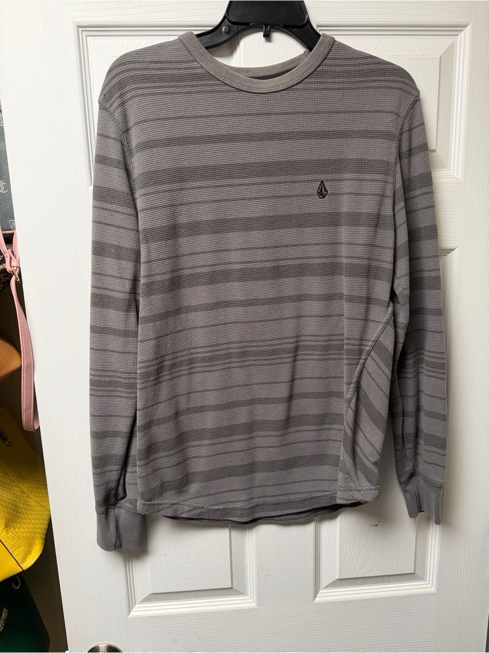 Men's Size Large "Volcom" Gray Striped Long-Sleeve Crew Shirt GUC